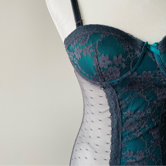 Lace Sea Green Chemise - Picture 2 of 14